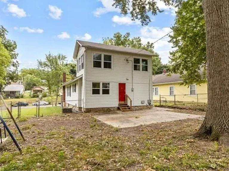 1028 Columbia Ave — Photo 21