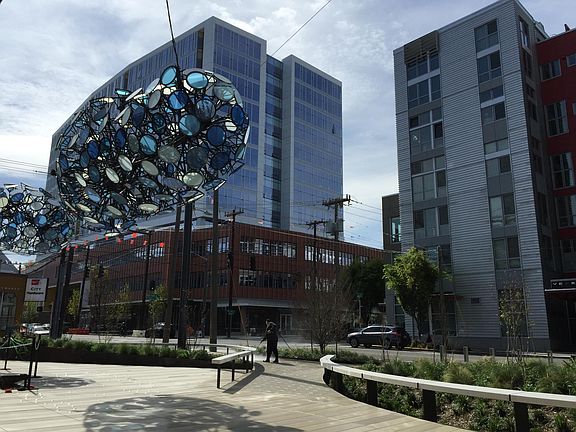 On the Amazon campus- Close to bars and restaurants