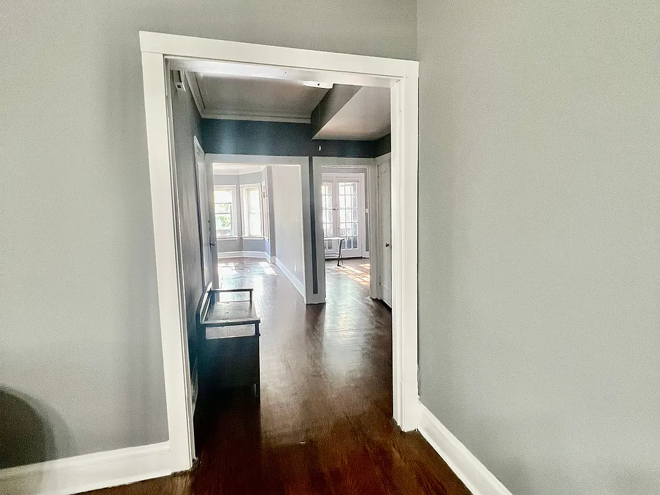 Dining to Foyer