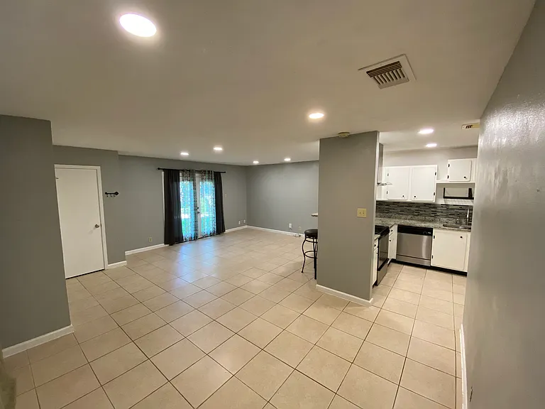 7318 Hunters Lk — Photo 9