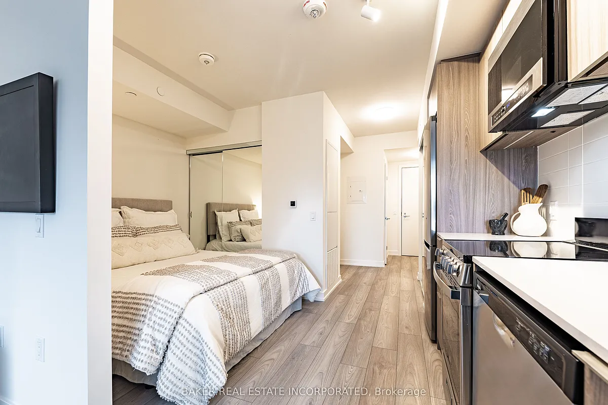 Building Photo - 223 Redpath Ave #3312