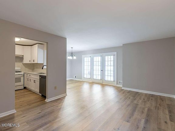 3rd image of 43 Poplar Place