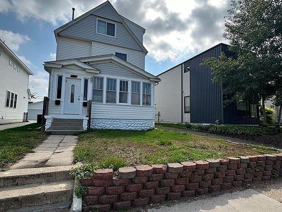 4th image of 2943 Grand St NE #2