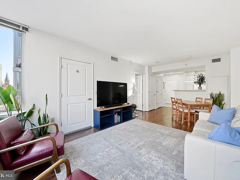 555 Massachusetts Ave NW #311 — Photo 3