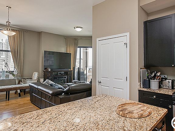 4th image of 1464 S Michigan Ave APT 1801