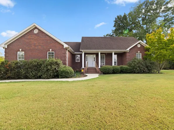 810 7th St, Tuscumbia, AL 35674