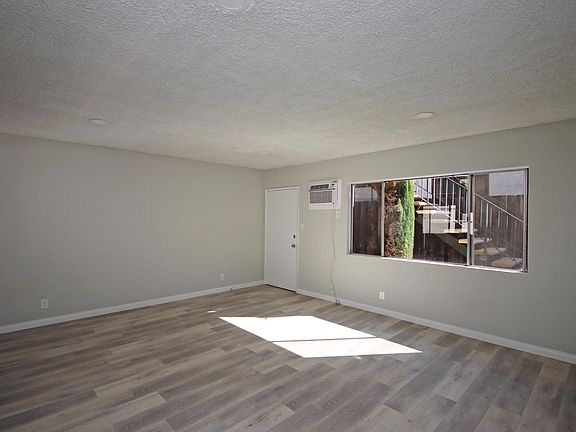 3rd image of 2505 W Grand Ave #B
