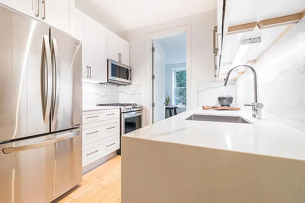 Rented by Bold New York | media 11