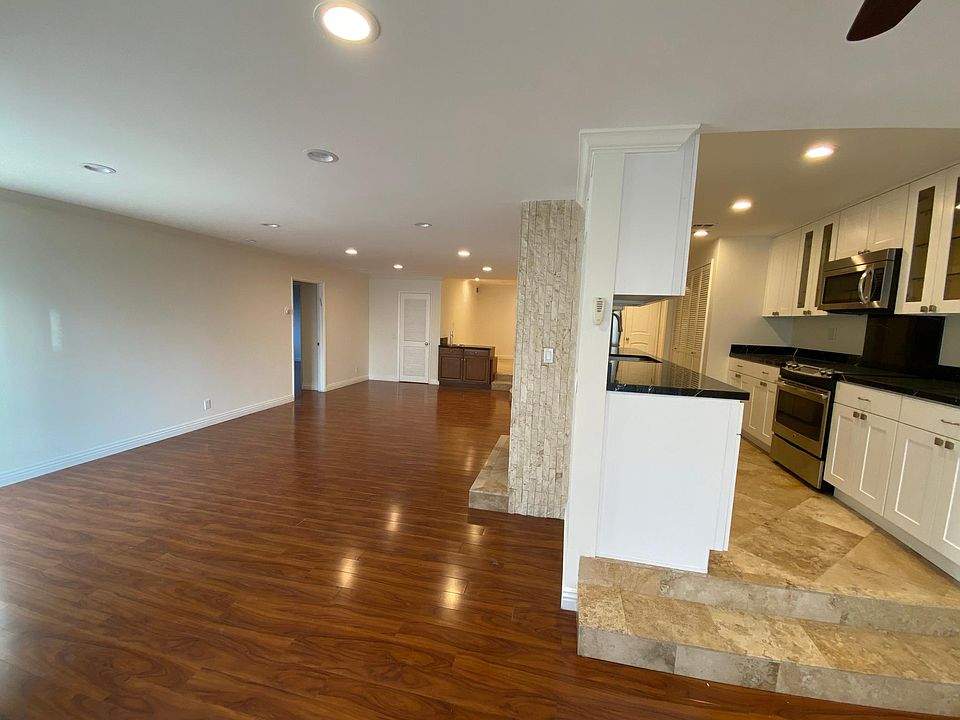1st image of 137 S Palm Dr APT 402