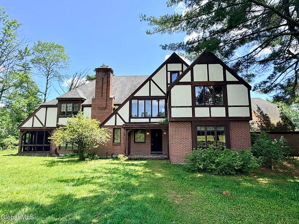 1st image of 386 Stairs Road