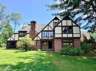 386 Stairs Rd, Amsterdam, NY 12010