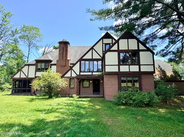 386 Stairs Road, Amsterdam, NY 12010