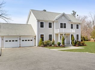 7 Round House Rd, Bedford, NY 10506