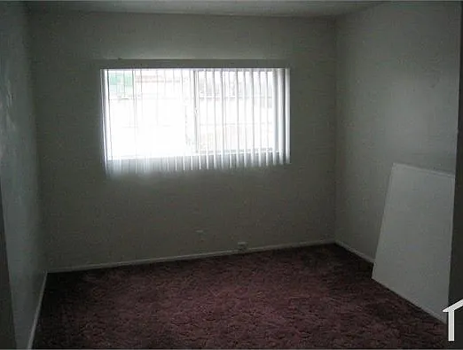 401 W Valencia Dr — Photo 3