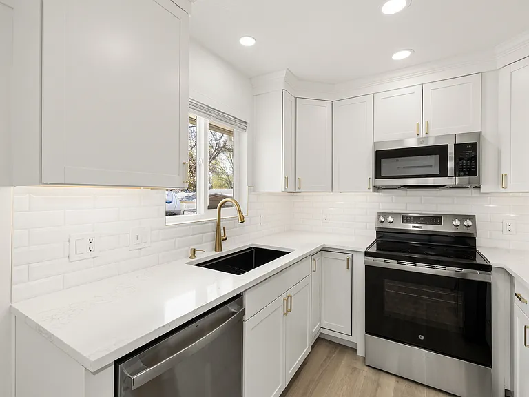 3205 W Anderson St — Photo 8