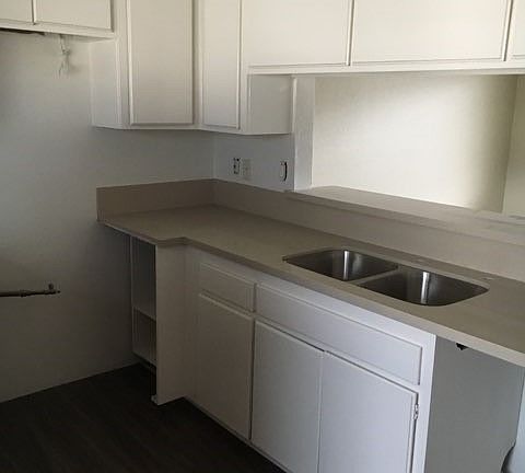 3rd image of 4838 W 117th St APT 11