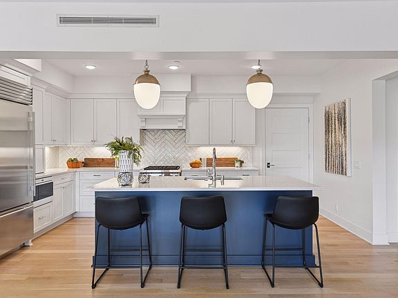 4th image of 222 Ferndale Rd S Unit 203