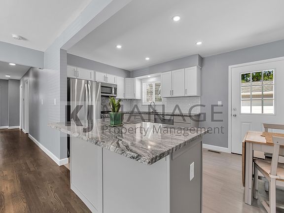 4th image of 1095 S John Hix St