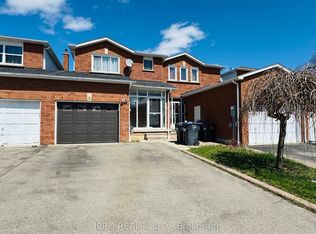 6 Dutch Cres, Brampton, ON L6Y 3V9