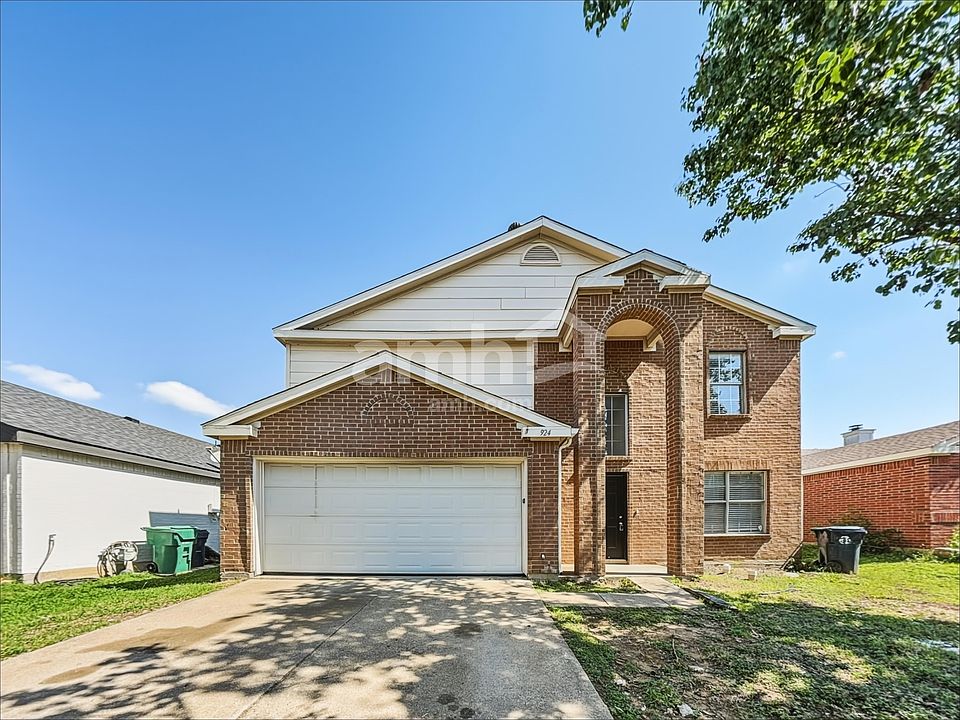 1st image of 924 Beechwood Dr