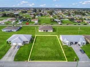 833 NE 15th Ln, Cape Coral, FL 33909