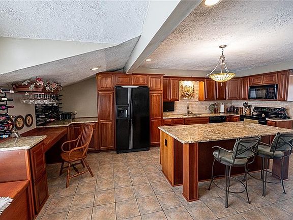 5th image of 10449 Pinegate Dr