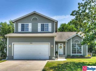 20815 Oak St, Gretna, NE 68028
