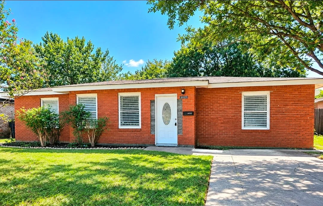 4 bed, 1697 sqft, $2,000 — Photo 1