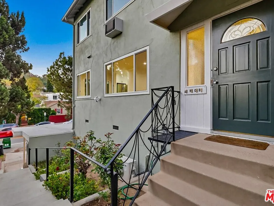 1828 Silver Lake Blvd
