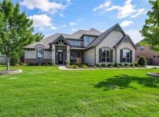 2804 Amour Dr, Rogers, AR 72758