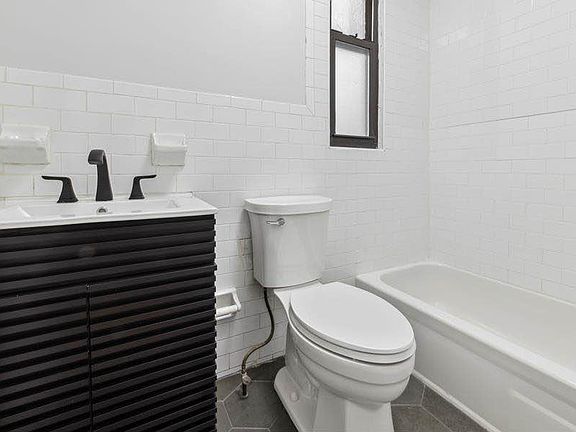 5th image of 1643 8th Ave #1R