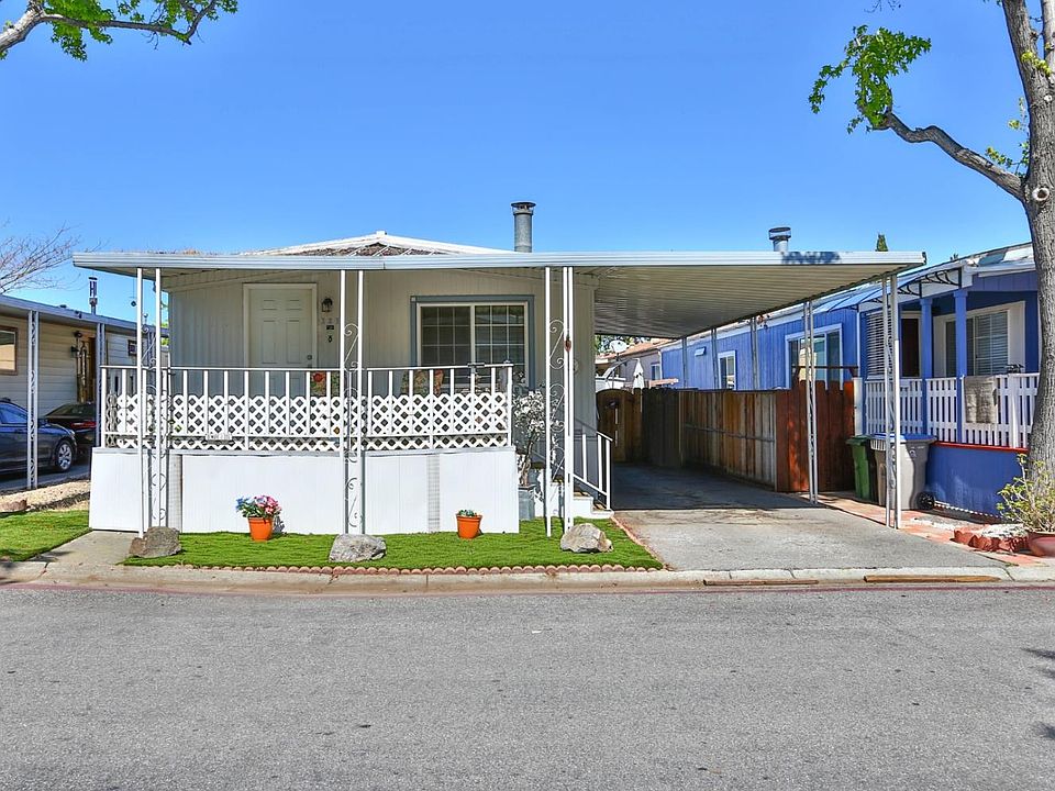 1st image of 231 El Bosque St #231