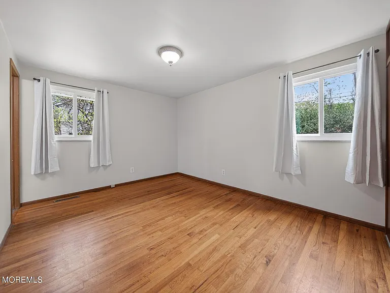 29 Demmert Ave — Photo 16