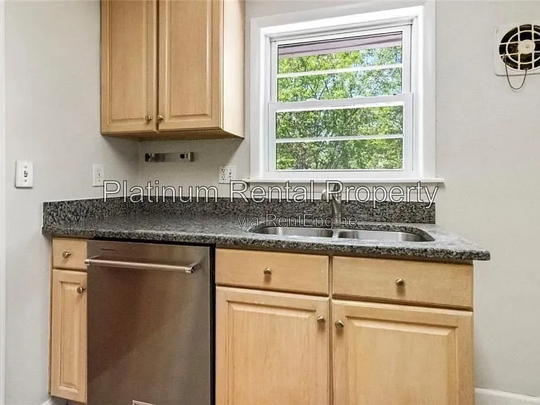 3660 Peachtree Rd NE #2C — Photo 12