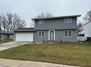 4019 Bel Air Dr, Kearney, NE 68845