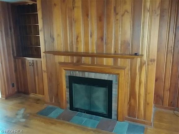 5th image of 523 Rockwell St