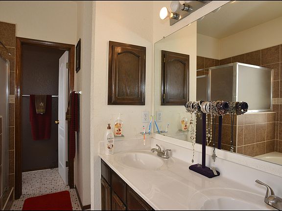 5th image of 3316 Crown Hill Pl