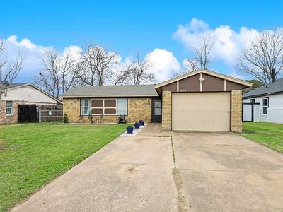 3824 Royal Crest Dr, Fort Worth, TX, 76140