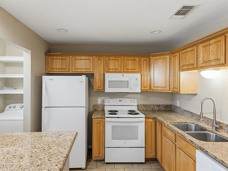 2803 Wayside Ave — Photo 16