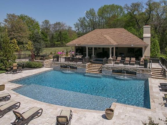 5th image of 1 Venetian Ct