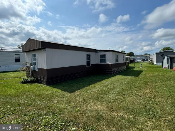 8 Hillside Ests, Mc Connellsburg, PA 17233