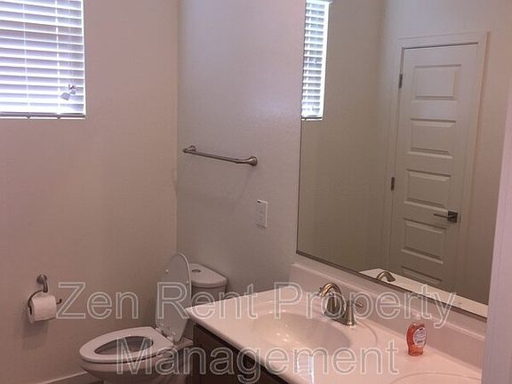 4th image of 681 W Carlsbad Dr