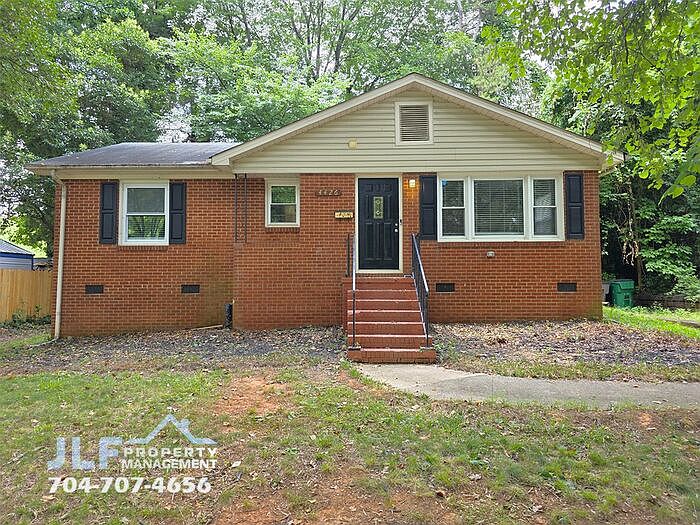 1st image of 4426 Holbrook Dr