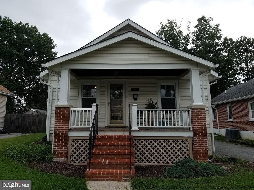 1st image of 220 S Gray Ave