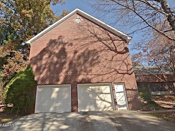 4th image of 4617 Silverhill Dr