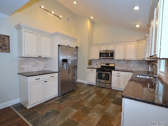 5th image of 172 Avenue B