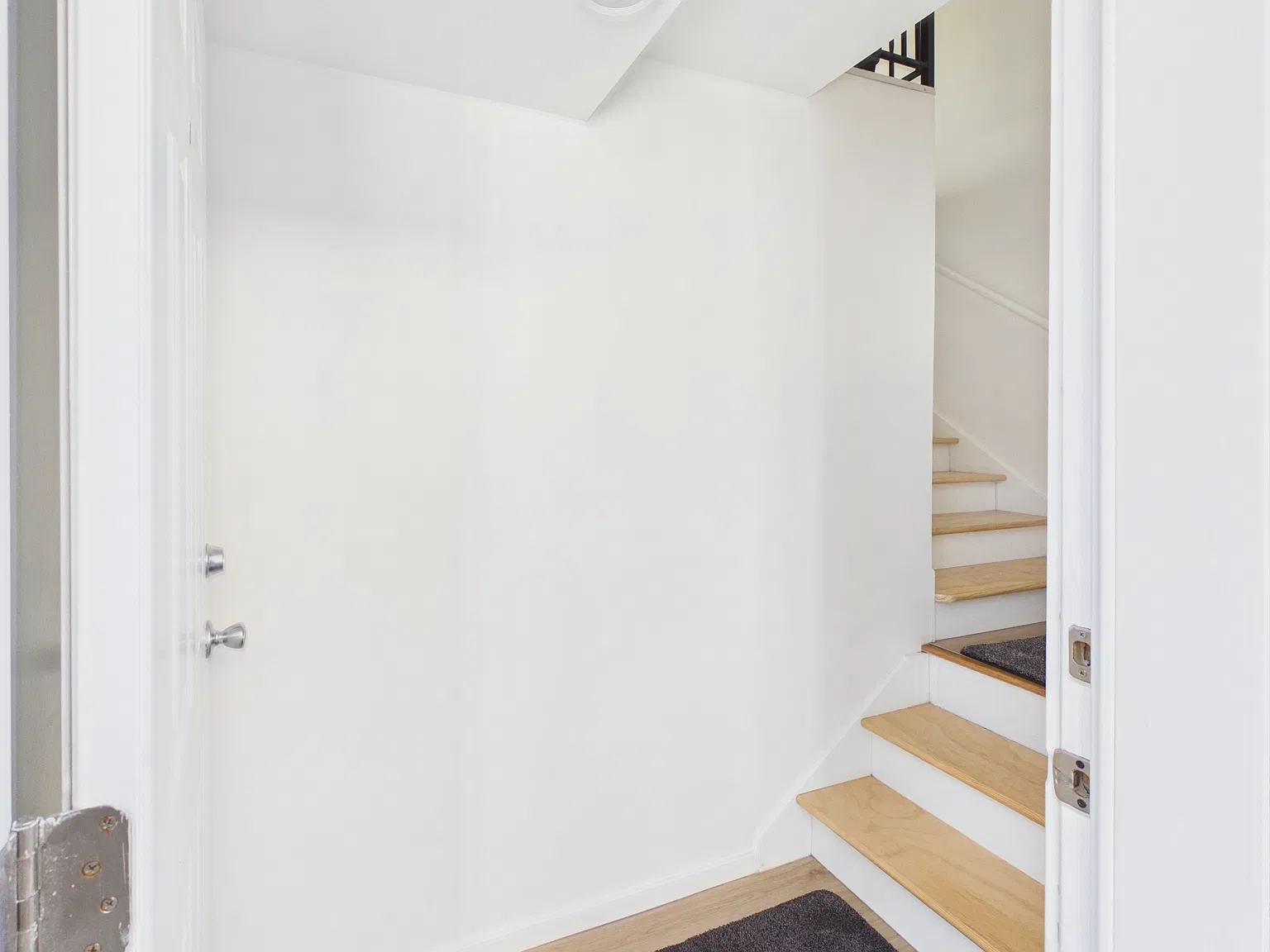 10212 Alaska St S — Photo 1