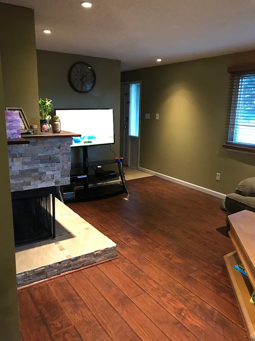 1260 E Huffaker Ln photo 1