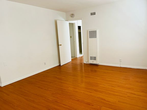 3rd image of 216 S Olive Ave #B