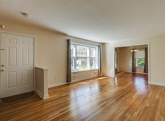 4th image of 1609 Careybrook Dr